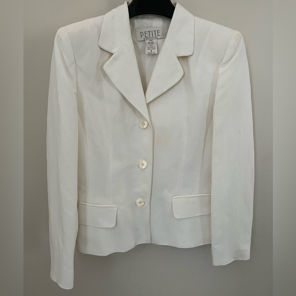 Petite Sophisticated Women’s white Linen Blazer Size 2